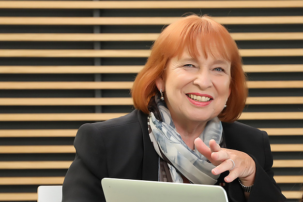 Portraitfoto von Ingrid Hofmann