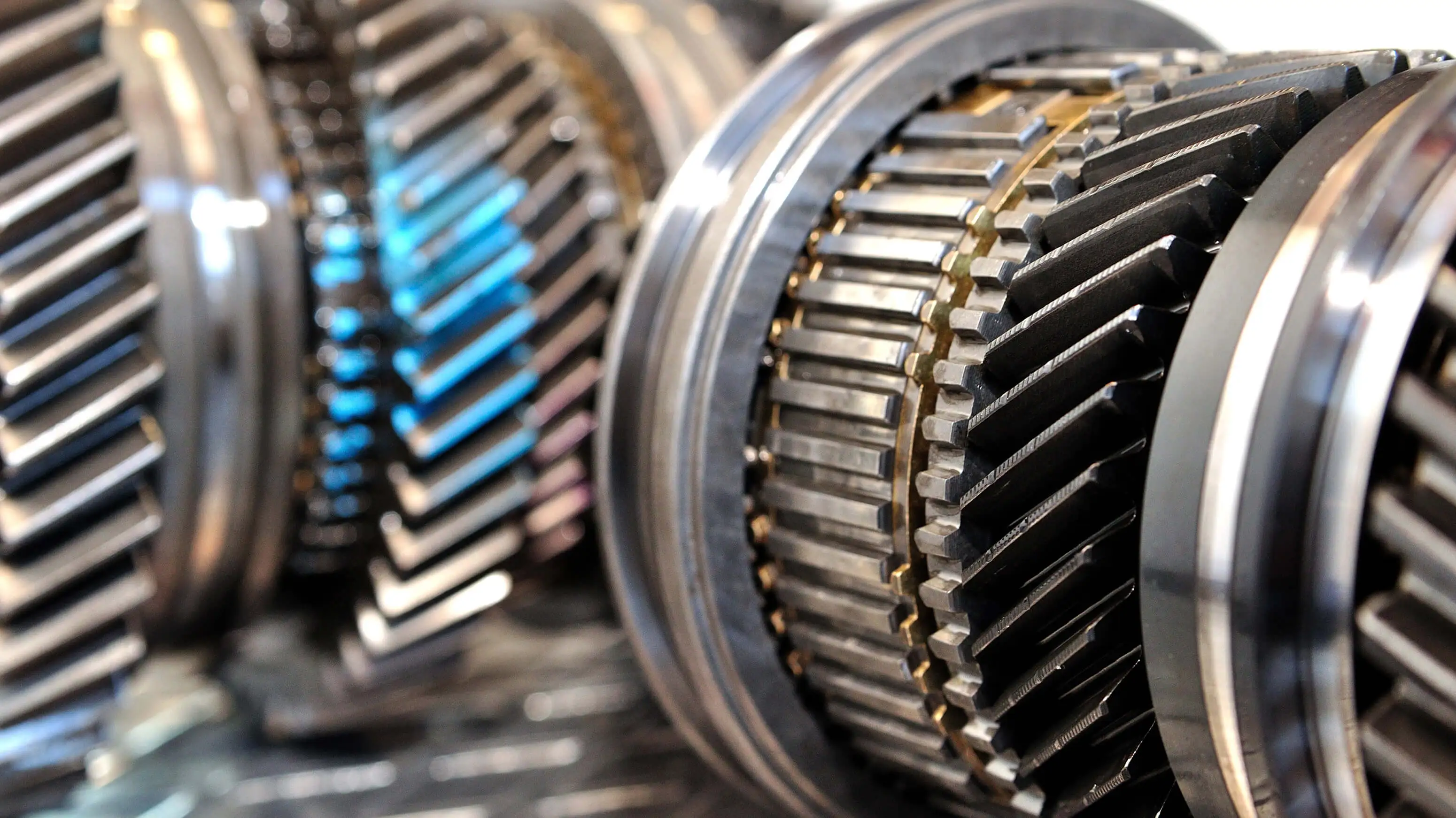 Hintergrundbild - Vom Produktionshelfer bis zur Fachkraft.