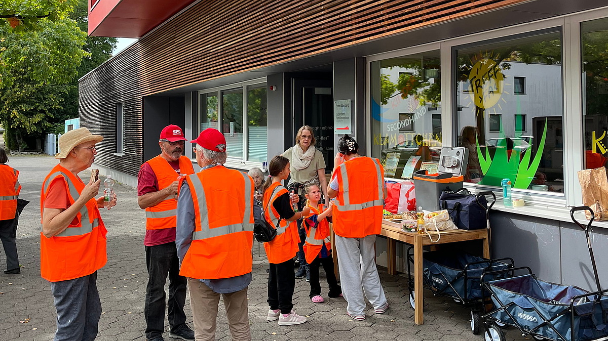 Gruppenfoto der Helfer beim World Cleanup Day in Langwasser.