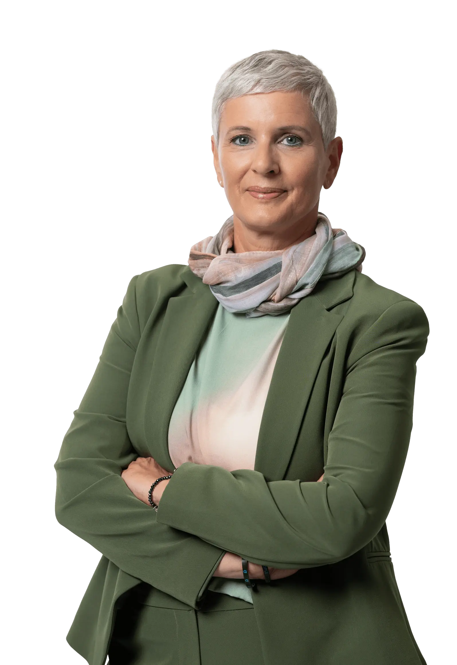 Mitarbeiterin in grünem Blazer mit Schal, symbolisiert Professionalität und Kompetenz bei Hofmann Personal.