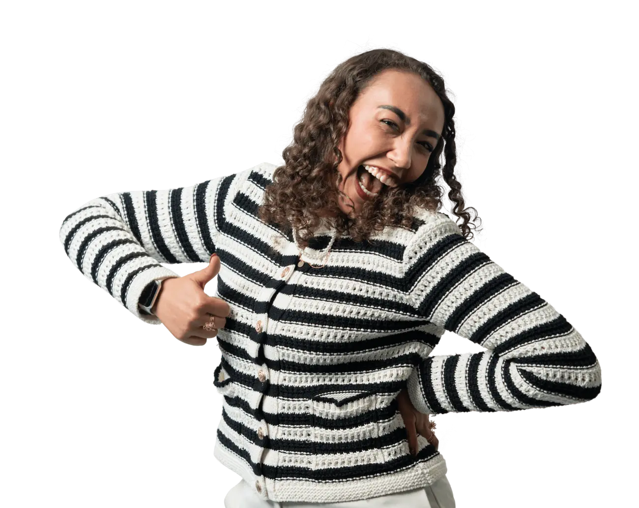 Interne Mitarbeiterin in gestreifter Strickjacke mit Perlenkette, repräsentiert Vielfalt bei Hofmann Personal.