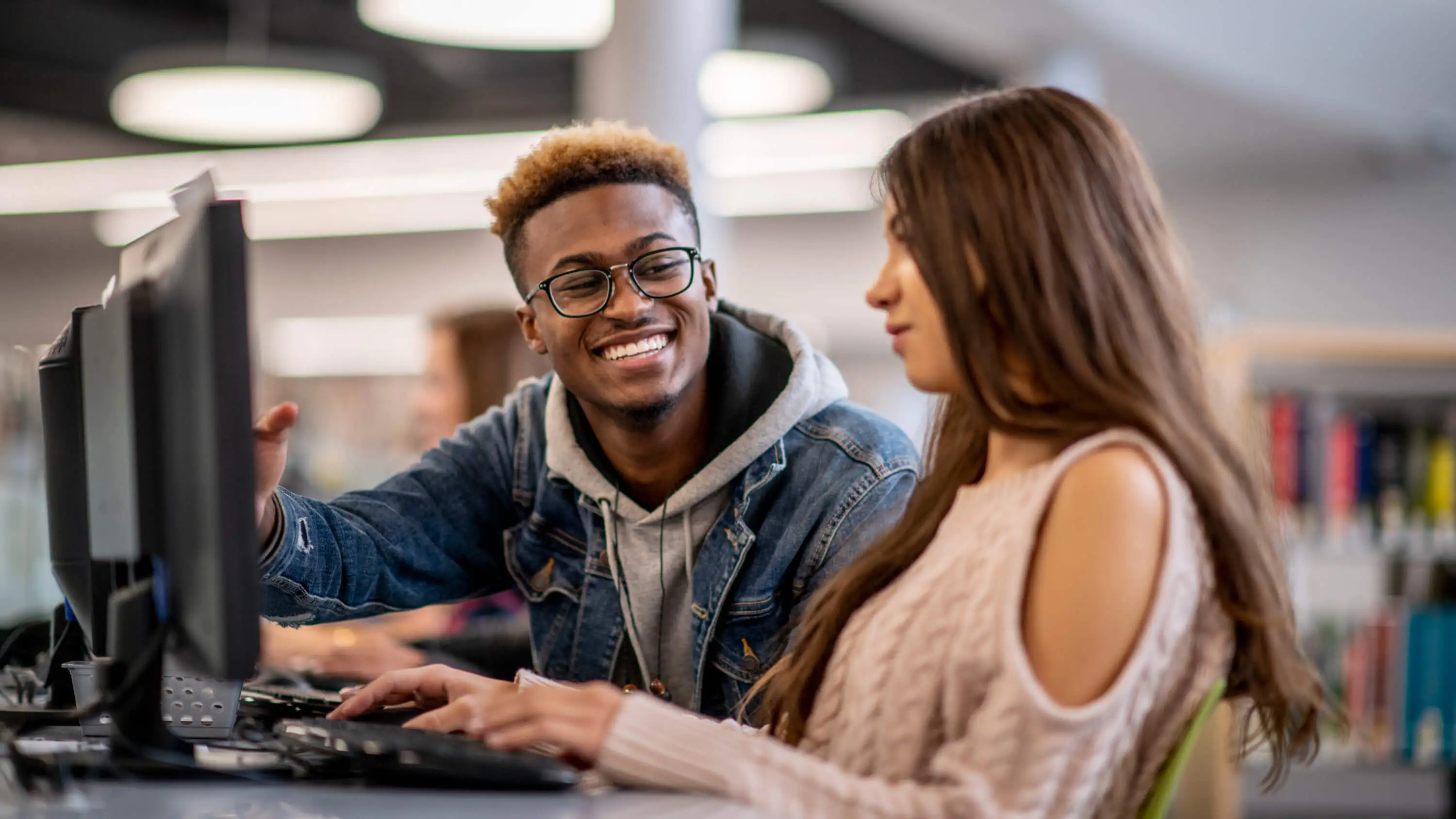 Hintergrundbild - Wir suchen bundesweit Sachbearbeitende!