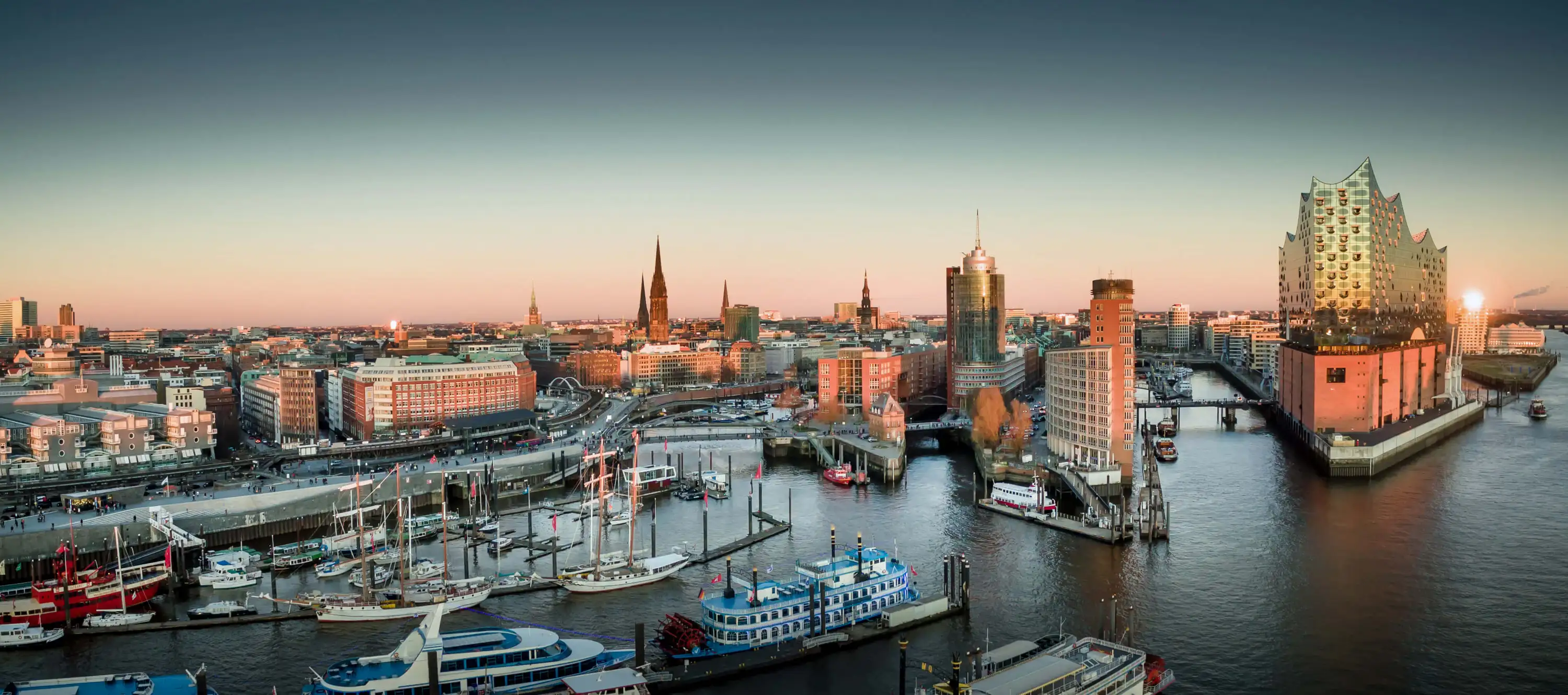 Hintergrundbild - Arbeits- und&nbsp;Personal-vermittlung in Hamburg