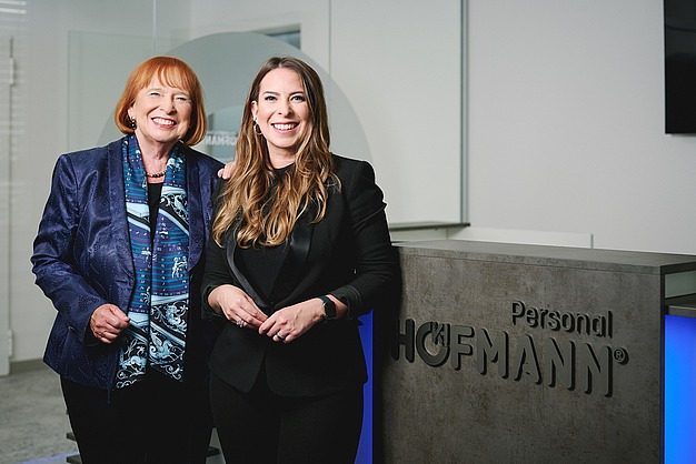 Foto von Ingrid Hofmann und Sonja Heinrich