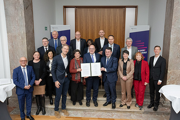 Bundesminister Hubertus Heil beim Arbeitsmarktgipfel mit Ingrid Hofmann