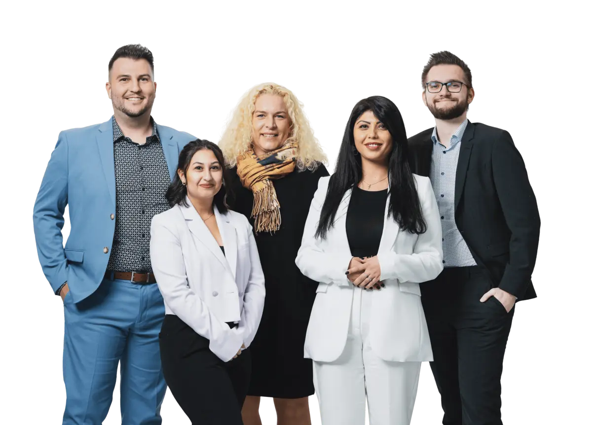 Professionelles Team in Businesskleidung, repräsentiert Zusammenarbeit und Vielfalt bei Hofmann Personal im Bereich Zeitarbeit.