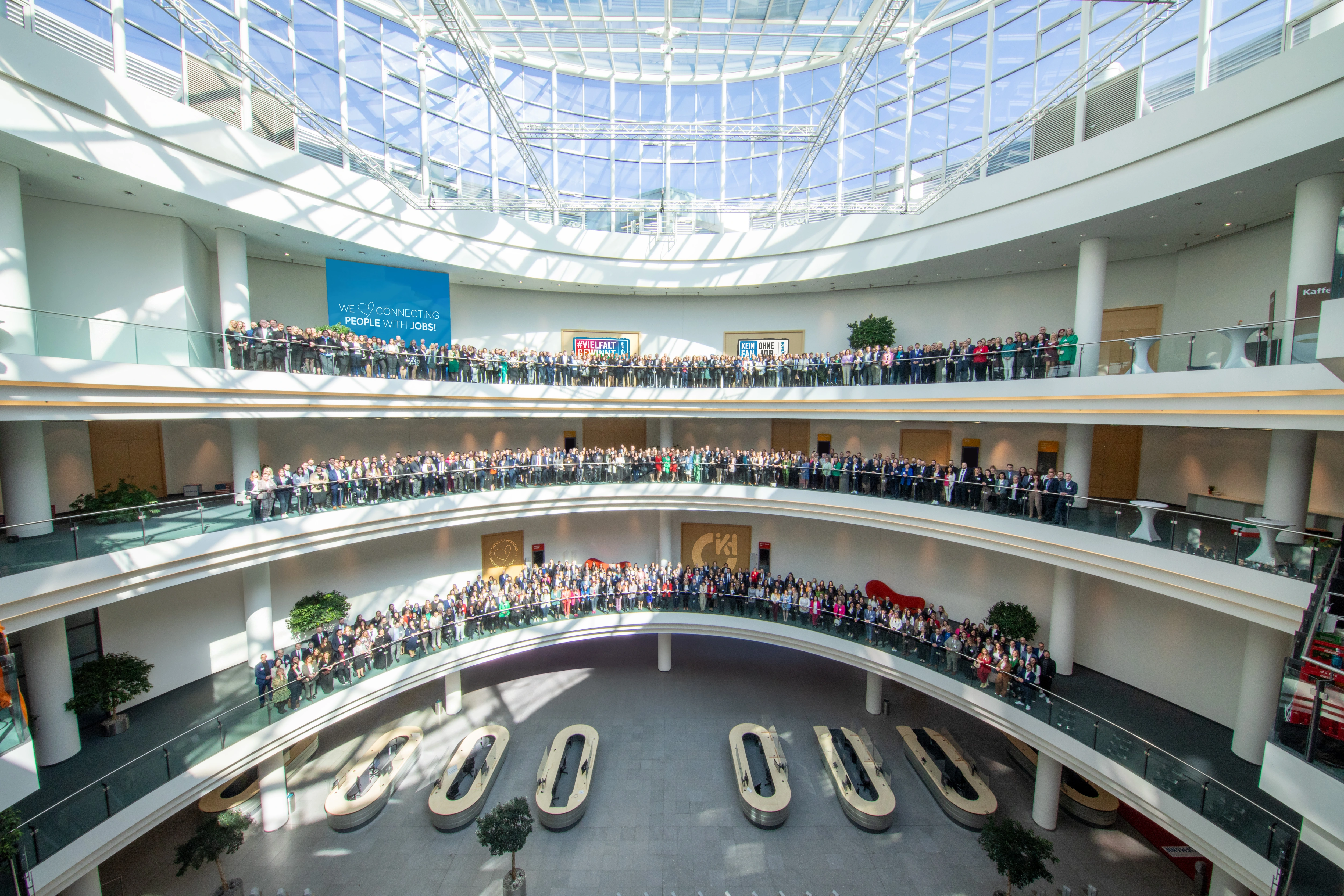 Hintergrundbild - Die ehrlichste Jury der Welt: unsere Mitarbeiter.