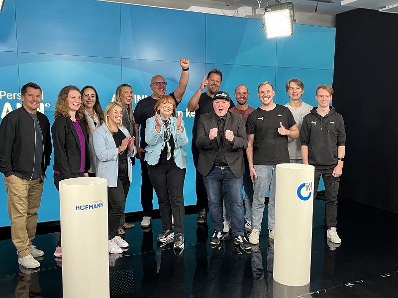 Markenbotschafter Joey Kelly und dem Hofmann Personal Team auf einer Bühne