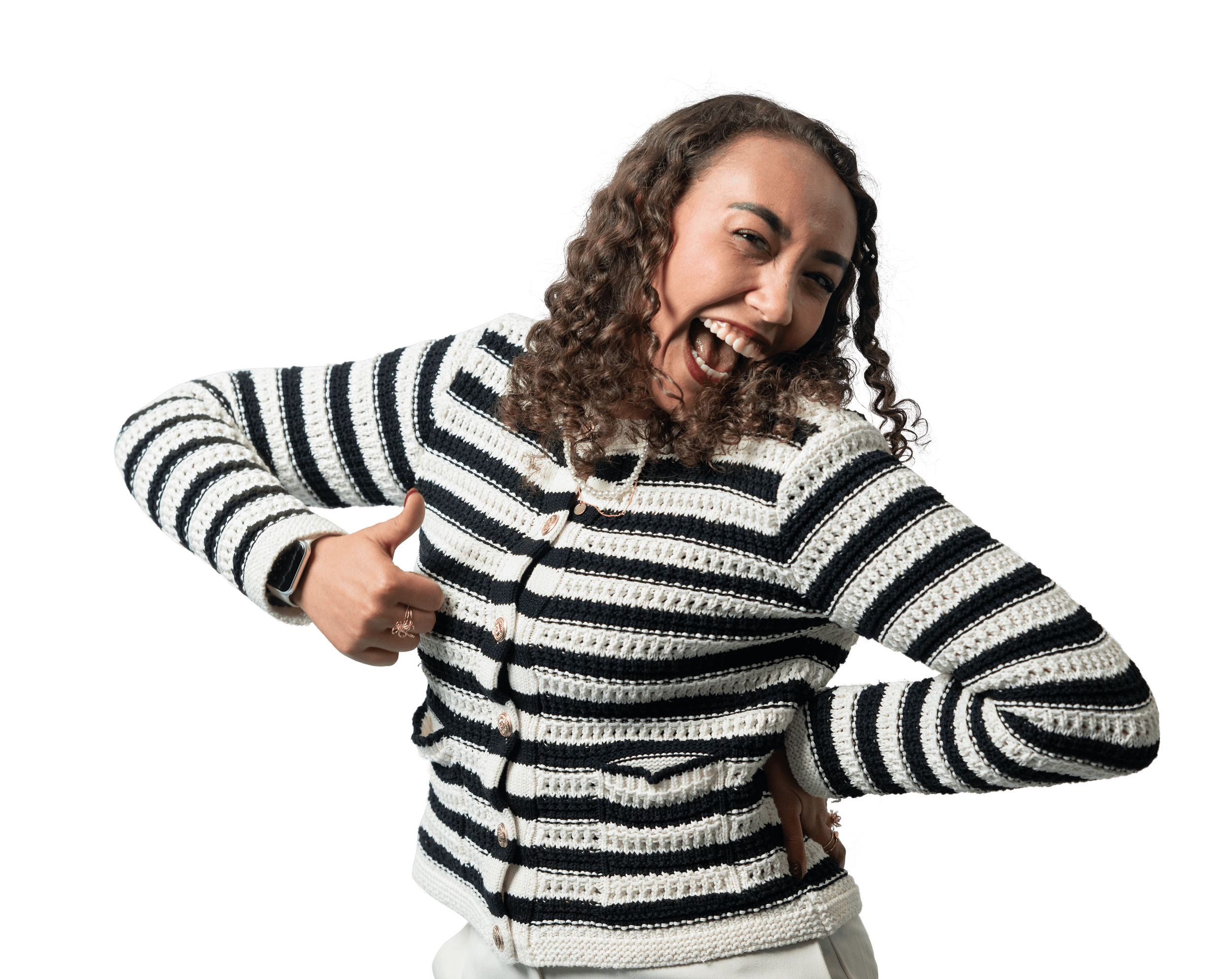 Interne Mitarbeiterin in gestreifter Strickjacke mit Perlenkette, repräsentiert Vielfalt bei Hofmann Personal.